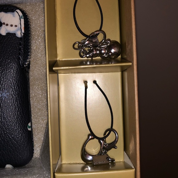 Coach Boxed Corner Zip Wristlet with Snowman Print - Picture 5 of 5